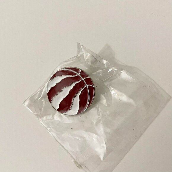 Toronto Raptors Basketball Pin - Picture 12 of 12